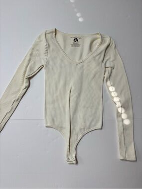 Intimately by Free People Cream Ribbed V-Neck Long Sleeve Bodysuit - XS/S